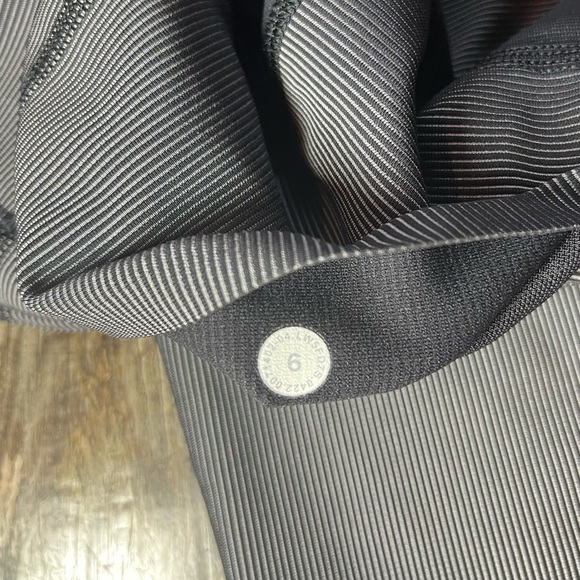 Lululemon Base Pace High-Rise Tight 25" *Two-Tone Ribbed in Grey Women’s Size 6 - Picture 8 of 8